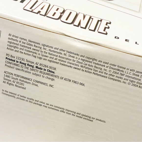 2004‎ McFarlane Toys NASCAR Shrek and Bobby Labonte 2-pack 6" Action Figures NEW - Picture 5 of 5